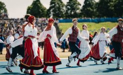 Tule Sõprusesse tantsima!